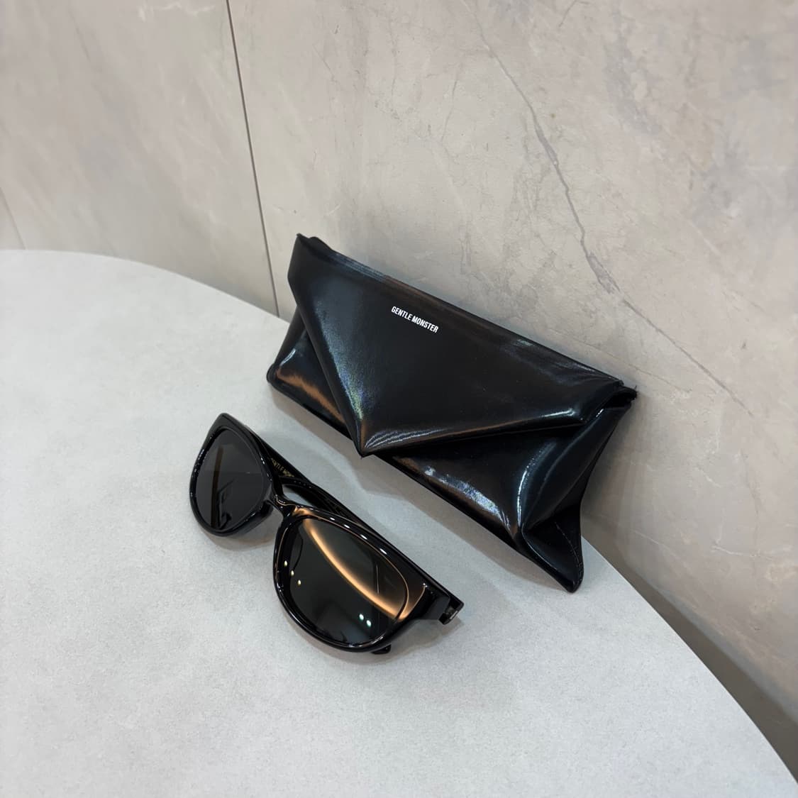 젠틀몬스터 RENY 블랙 선글라스 상품이미지2