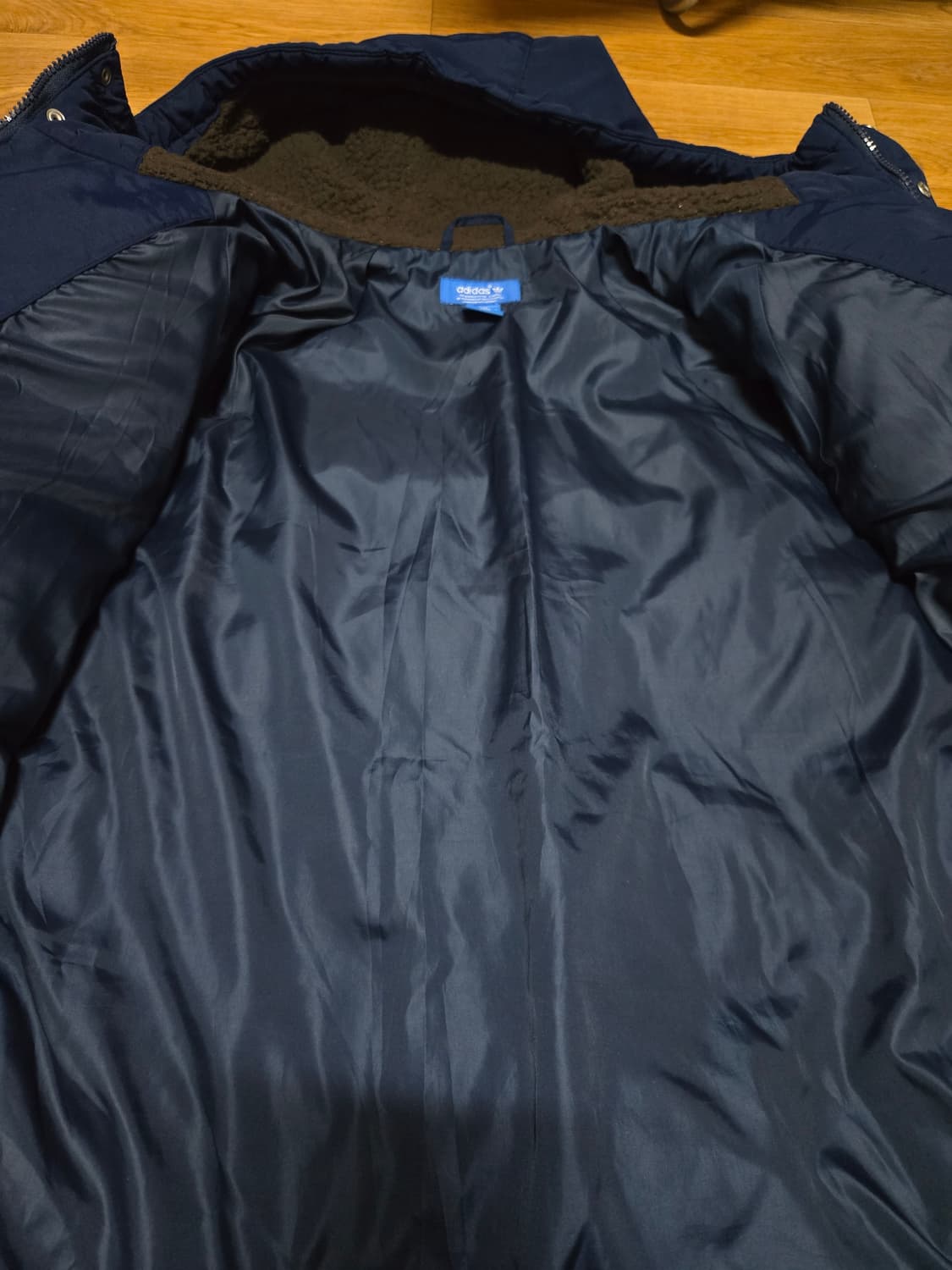 아디다스 덕다운 패치 네이비 패딩 상품이미지7