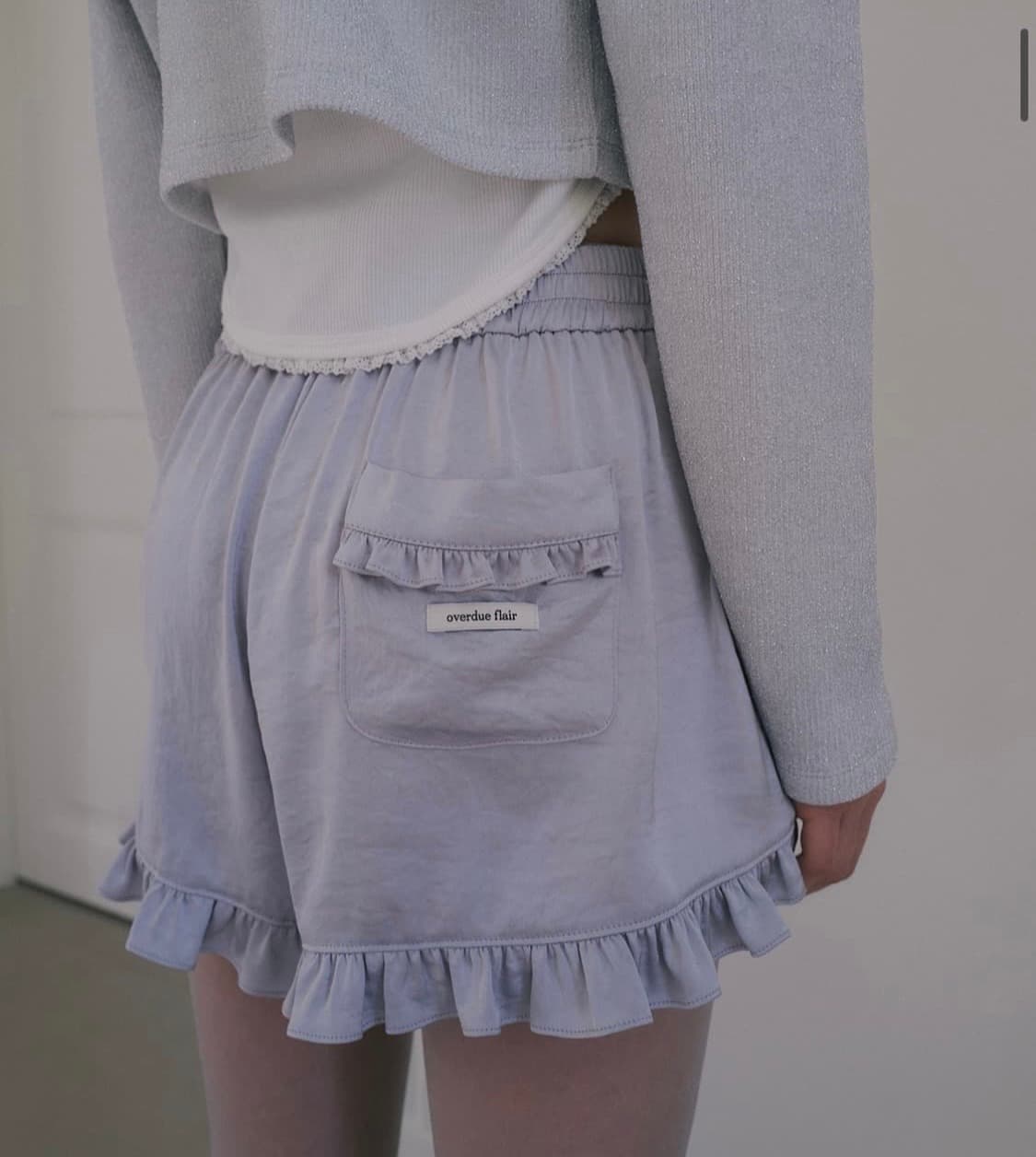 오버듀플레어 프릴 새틴 쇼츠_네이비 상품이미지5