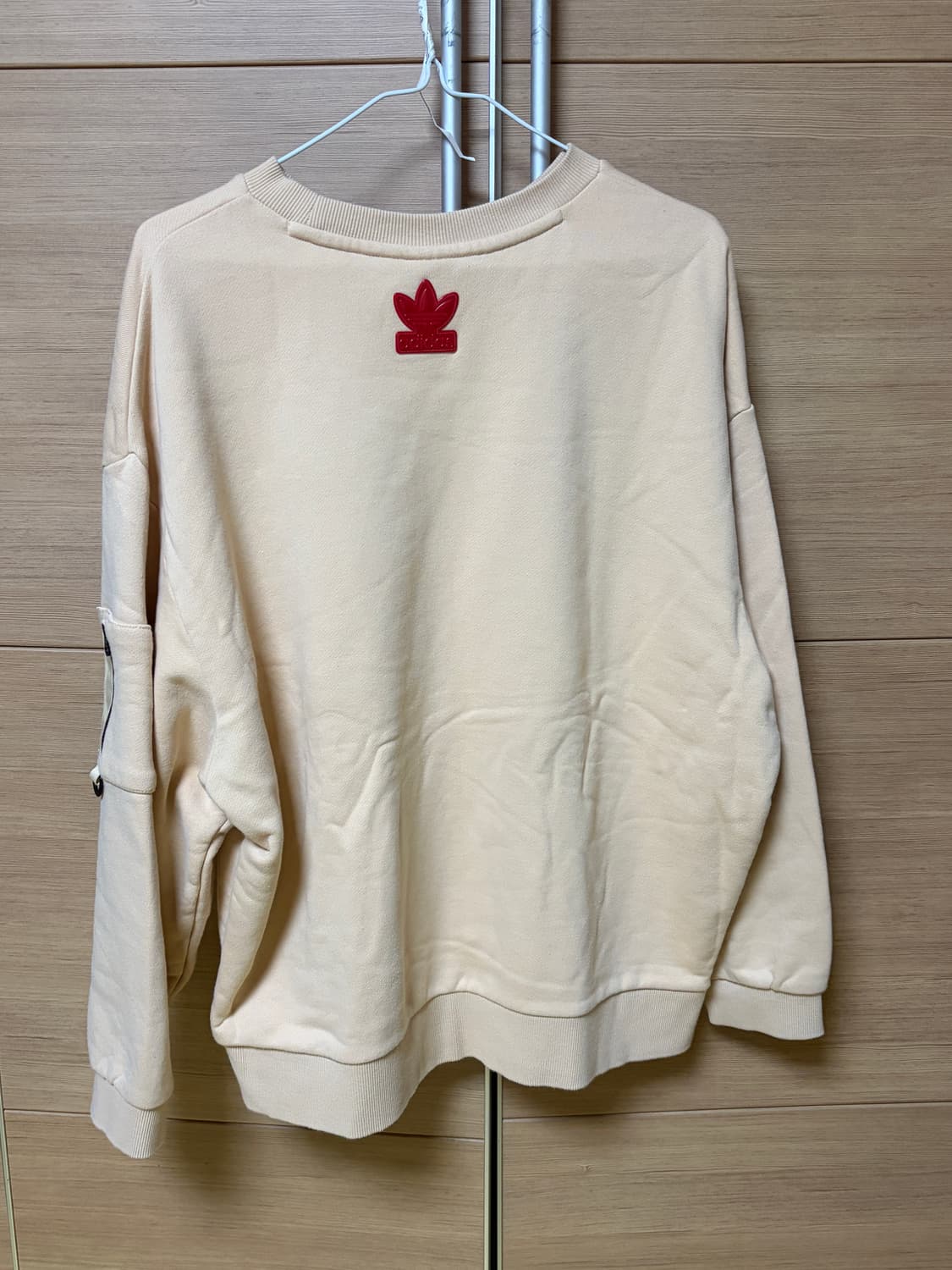 아디다스 베이지 맨투맨 티셔츠 상품이미지4