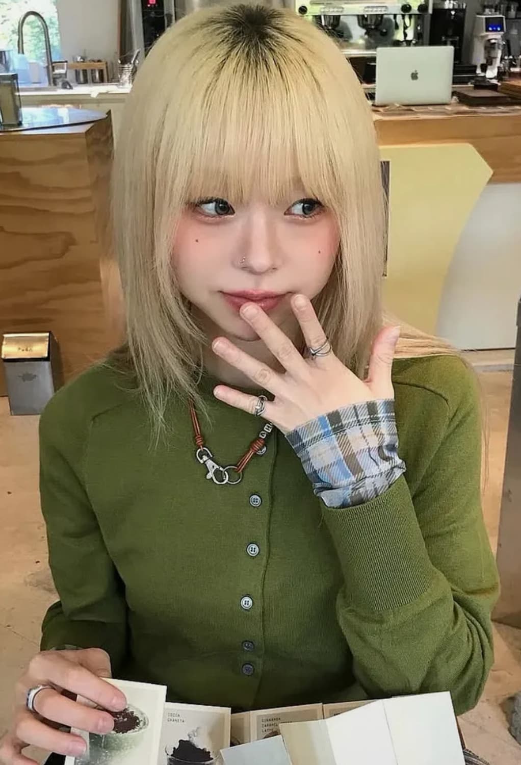 제너럴아이디어 크루넥 가디건 올리브컬러 상품이미지3