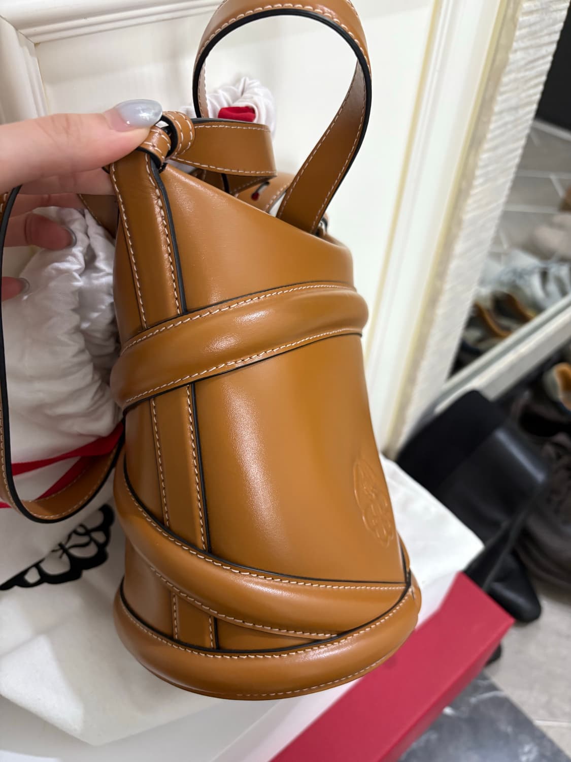  알렉산더 맥퀸 커브백 탄 상품이미지6