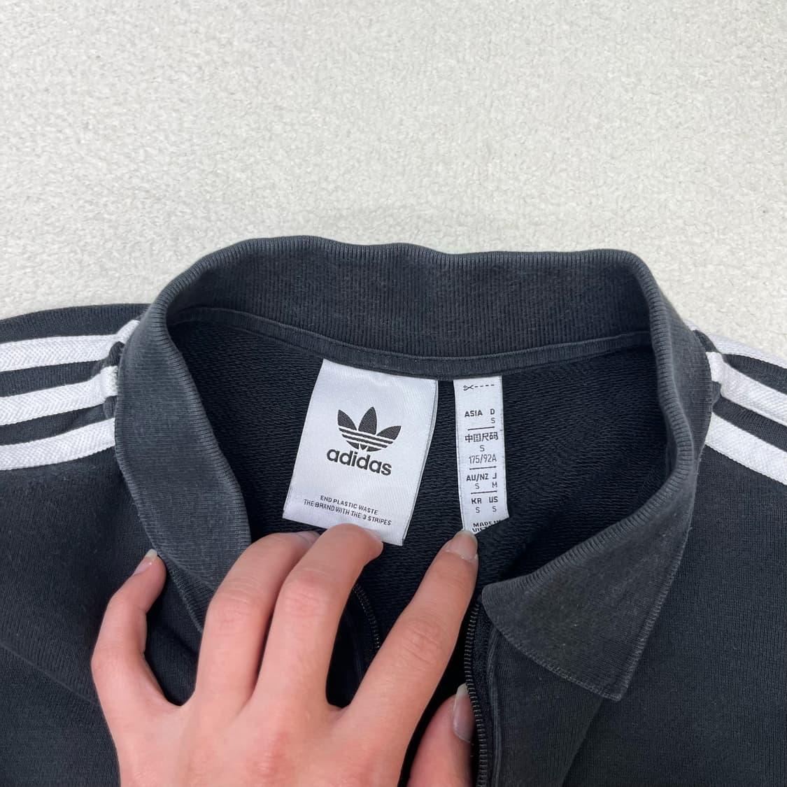 Adidas black center logo half zip-up mtm 상품이미지6