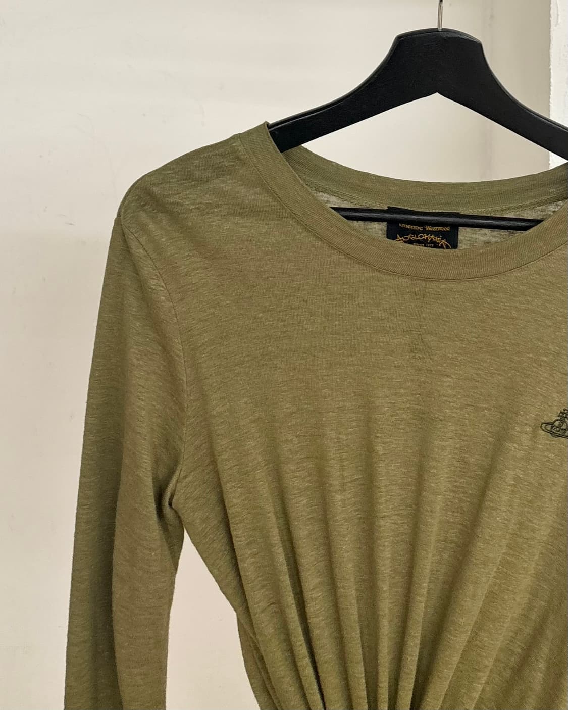 비비안웨스트우드 오브로고 올리브 그린 피티드 실루엣 롱슬리브  상품이미지3