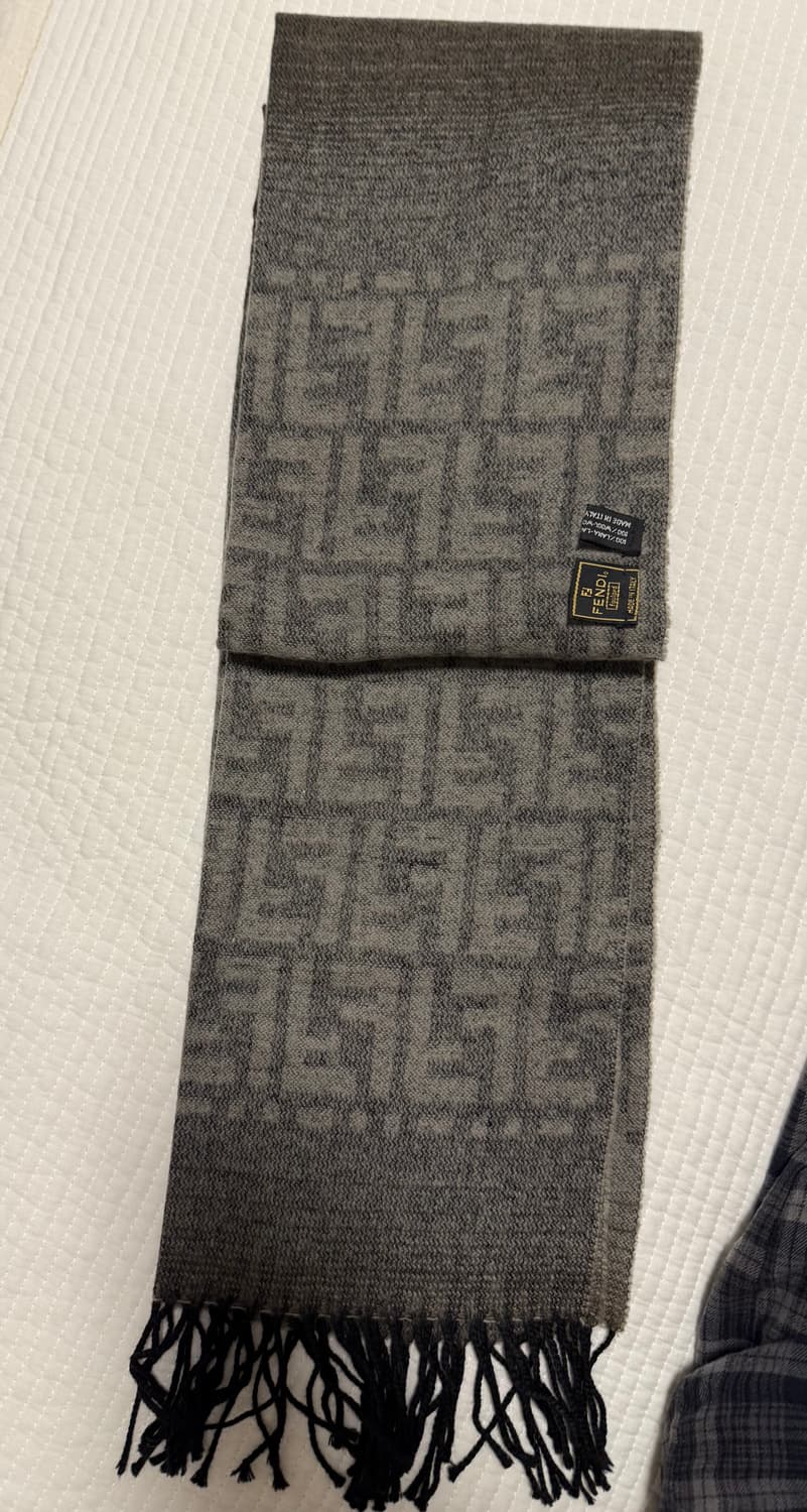 펜디(FENDI) 머플러 판매합니다 상품이미지3