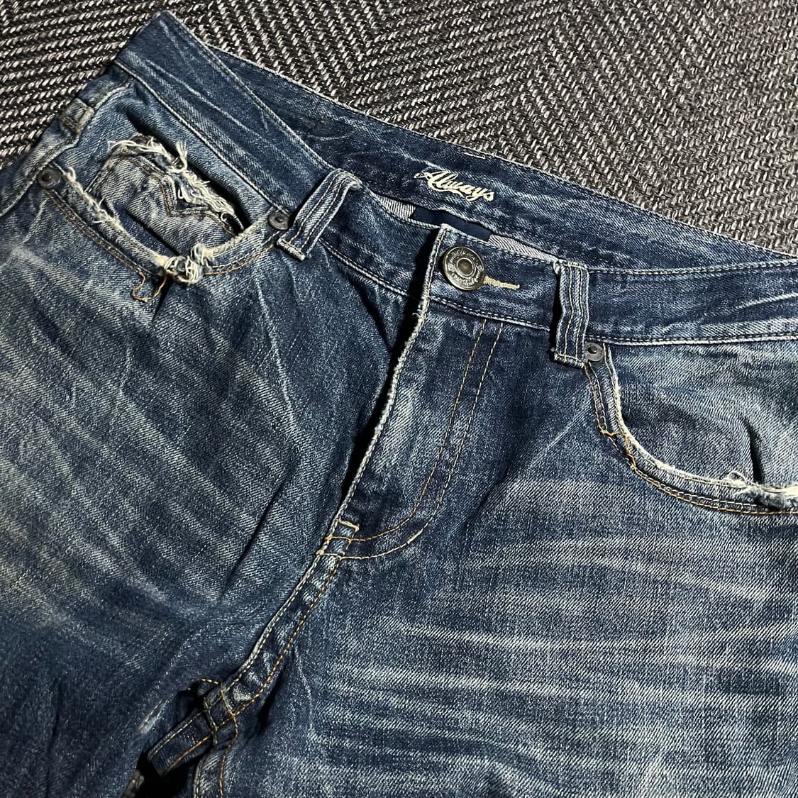 [33] TOMBOYJEANS 톰보이진스 부츠컷 데미지 데님 팬츠 상품이미지5