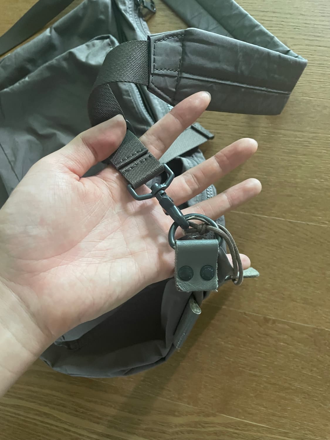 아미아칼바 바디백 상품이미지5