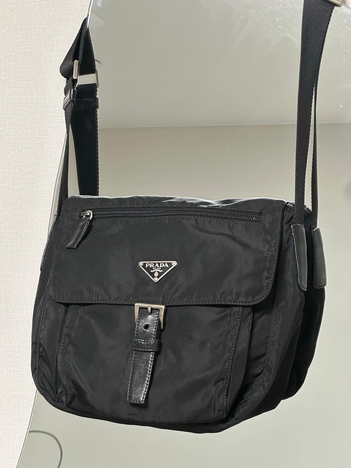 프라다 나일론 포코노 버클 메신저백 크로스백 상품이미지4