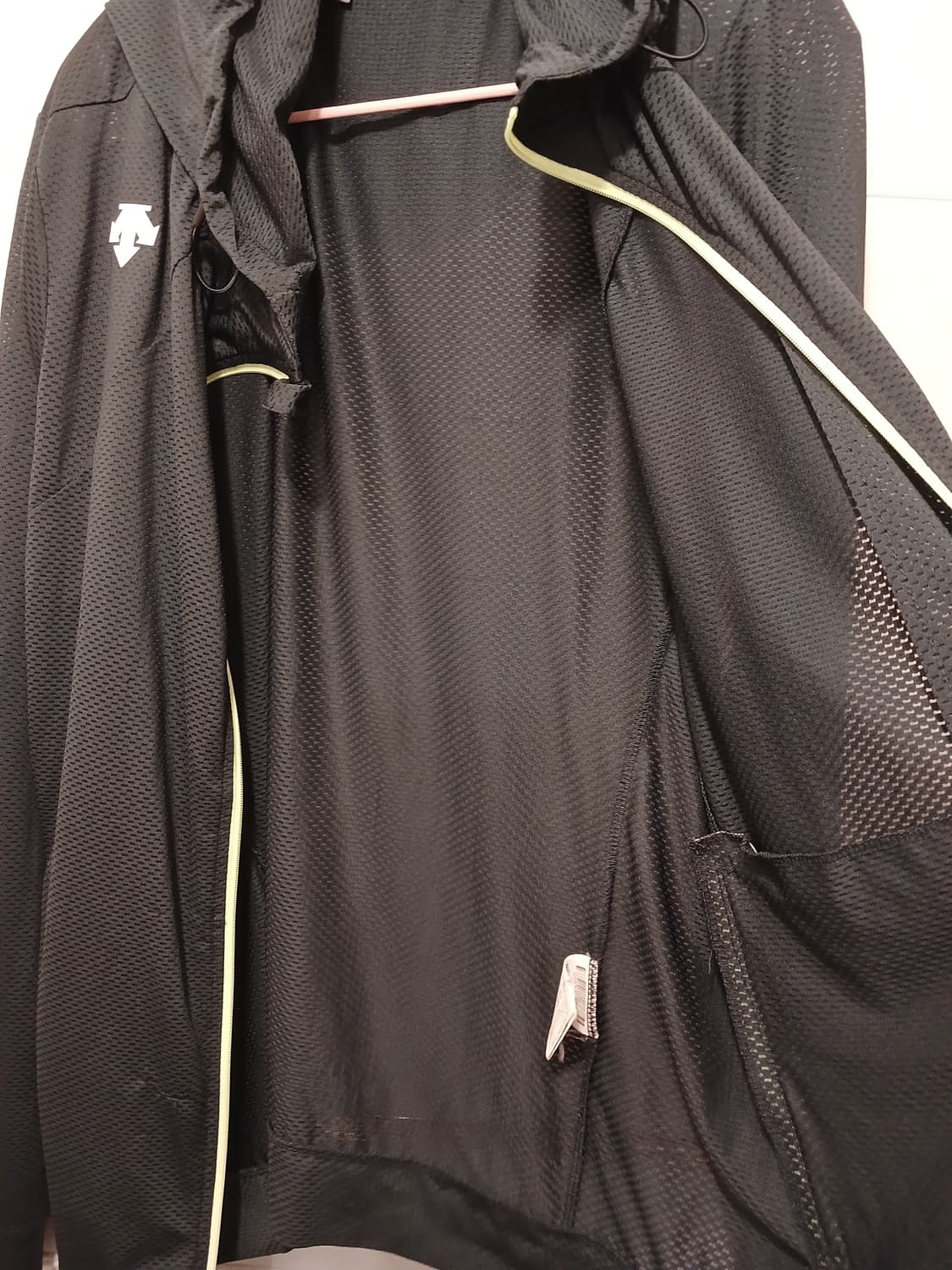 데상트 정품 남성 바람막이 105 사이즈 상품이미지7