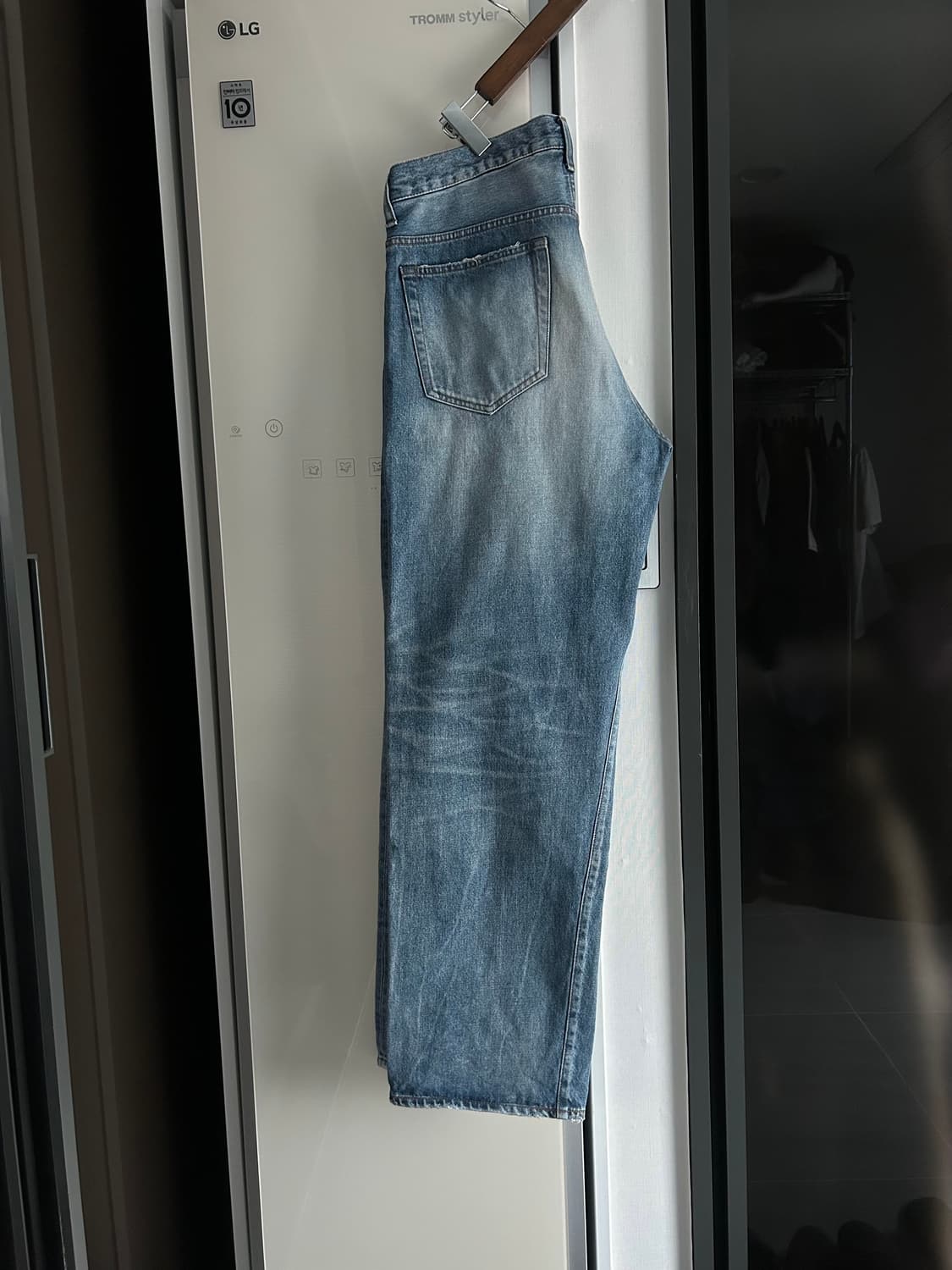 34슈프림 디스트레스드 루즈핏 셀비지 진 상품이미지2