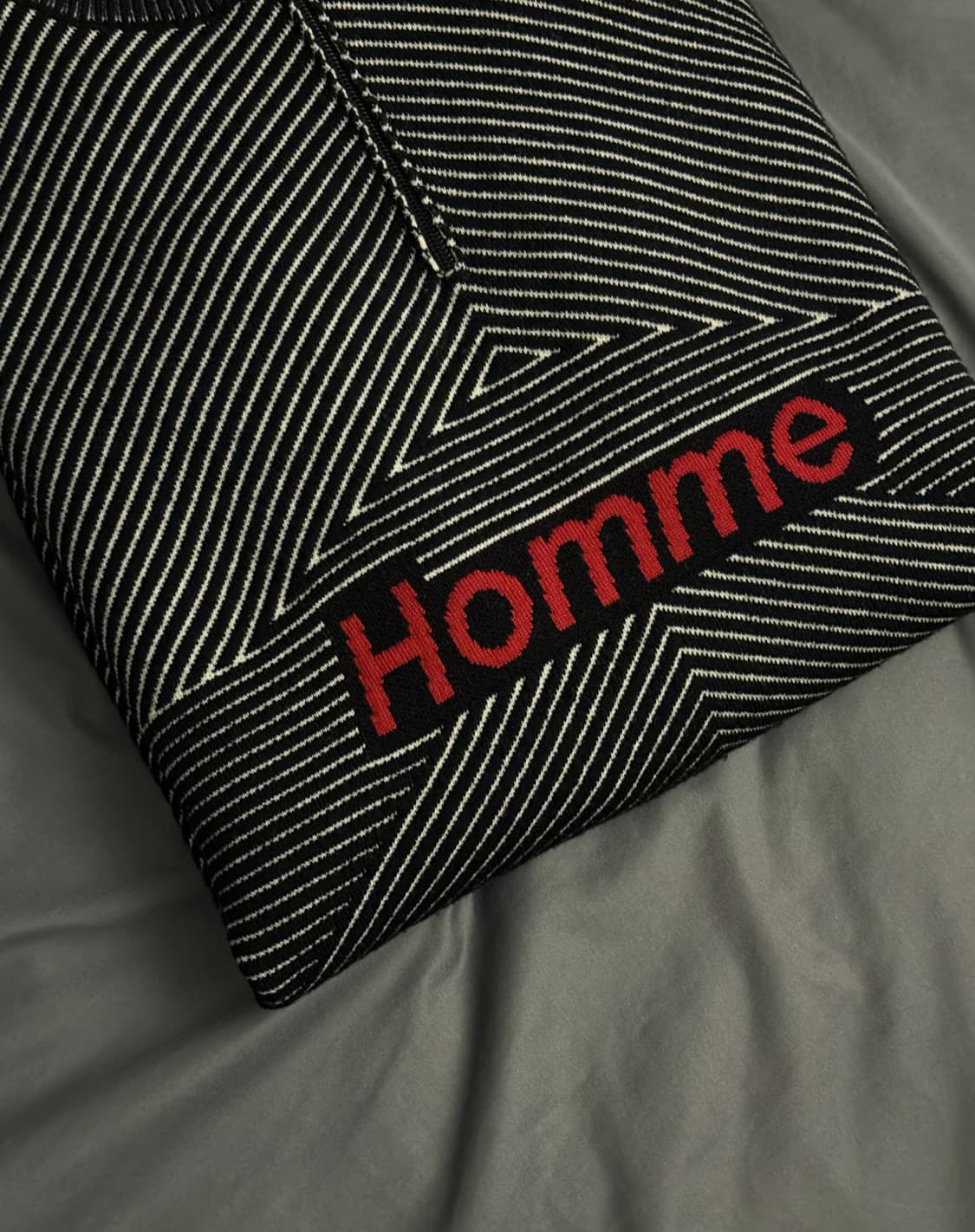 발렌시아가 17fw 옴므 하이넥 상품이미지1