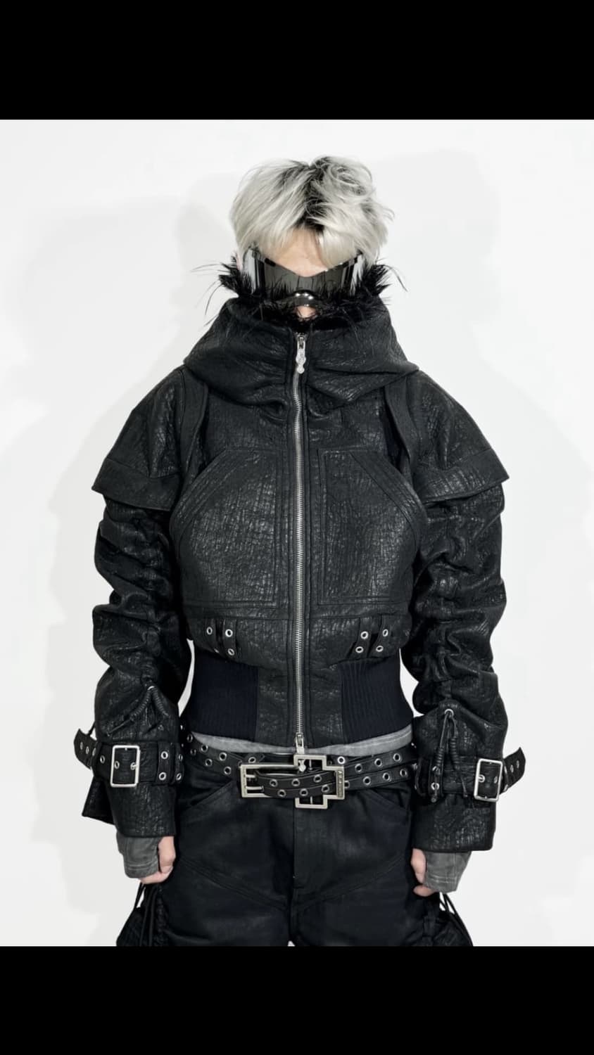 오피움 무드 크롭 퍼 봄버 상품이미지1