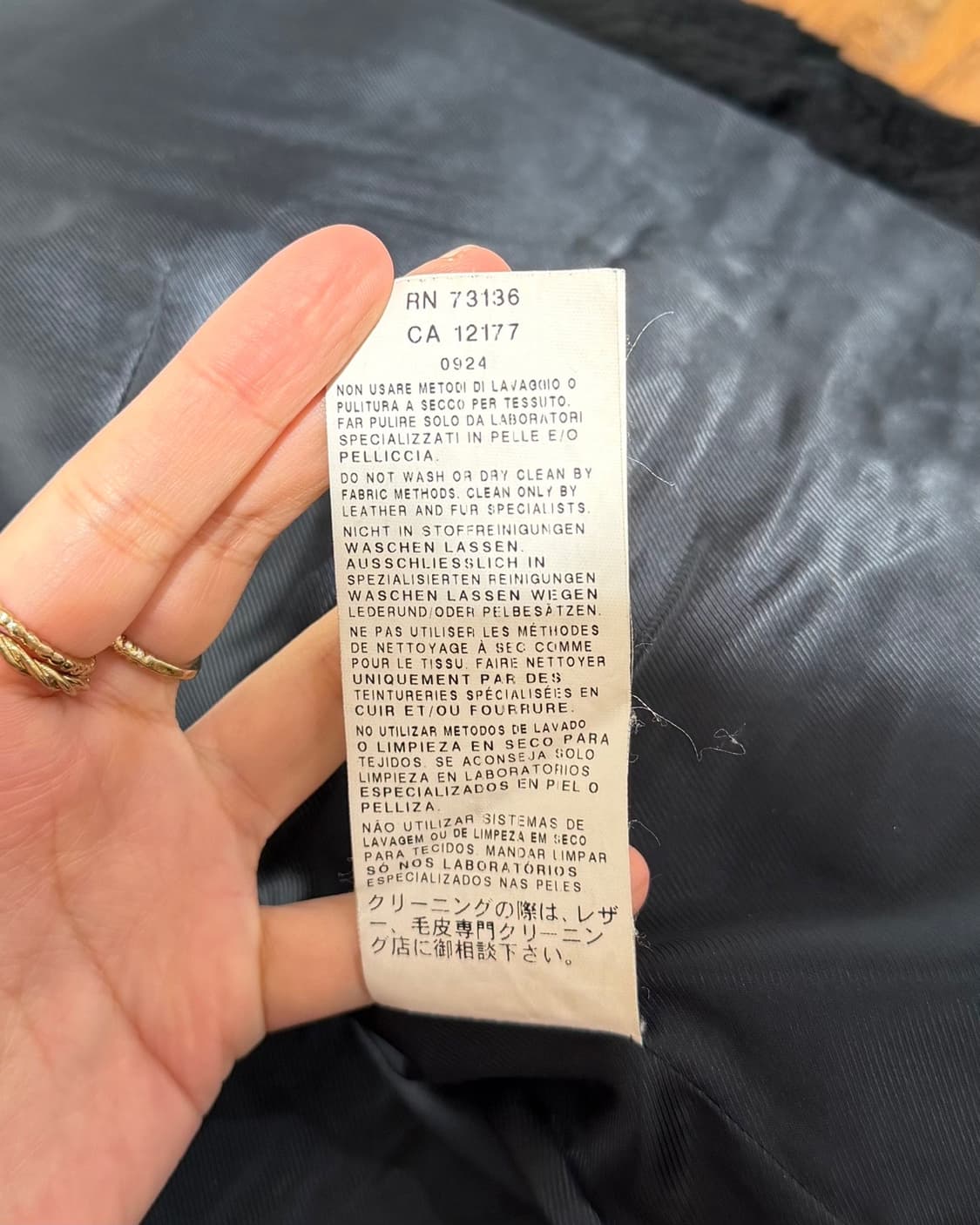 막스마라 스튜디오 블랙 래빗 라쿤 모피 자켓 상품이미지9