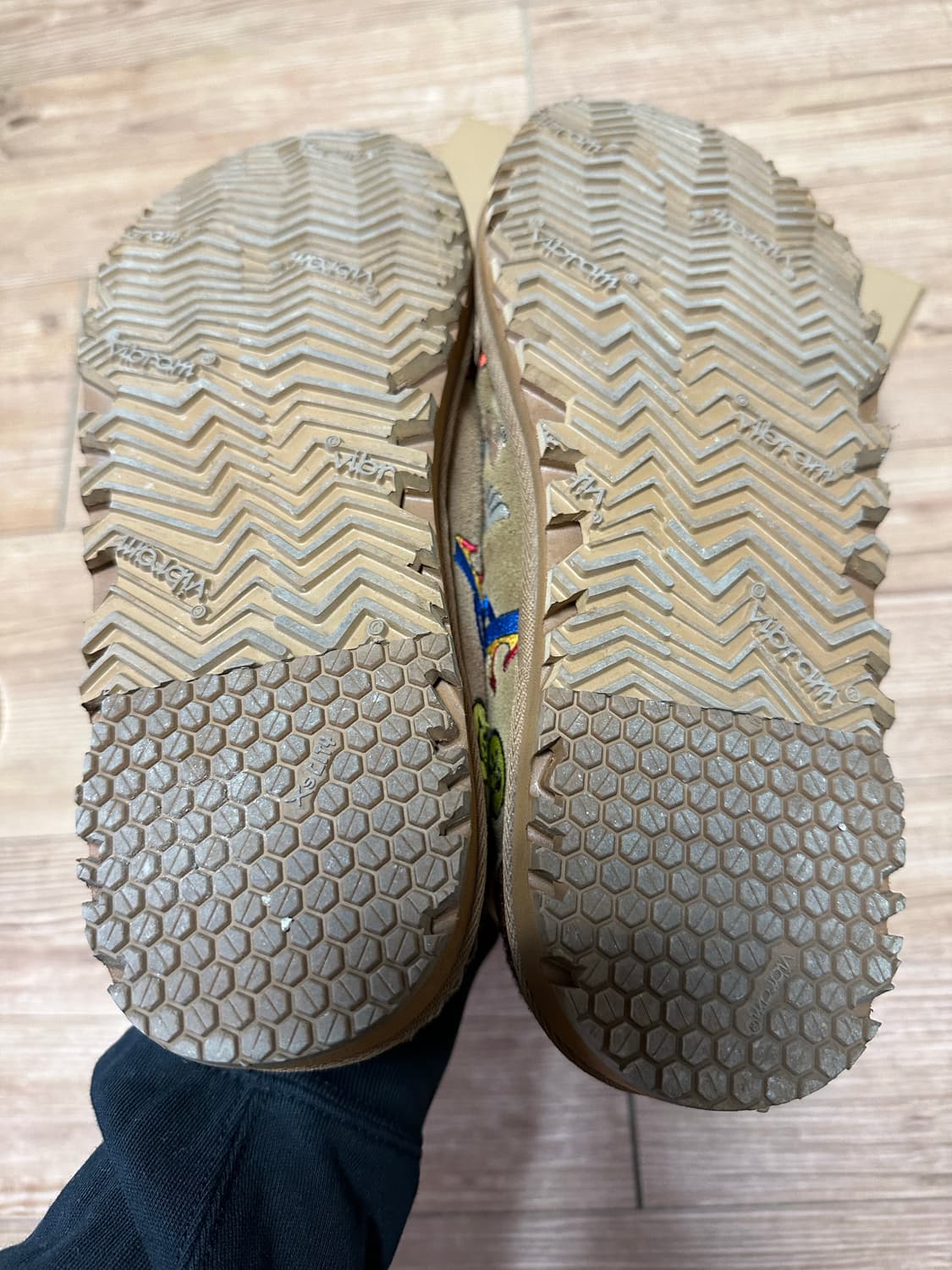 팔라스  X 어그 타스만 US8(260) 판매합니다. 상품이미지3