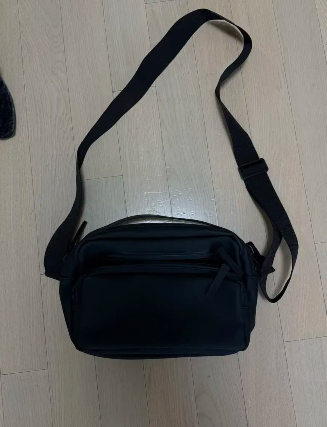 레인스 / Cargo Box Bag - Black 상품이미지2