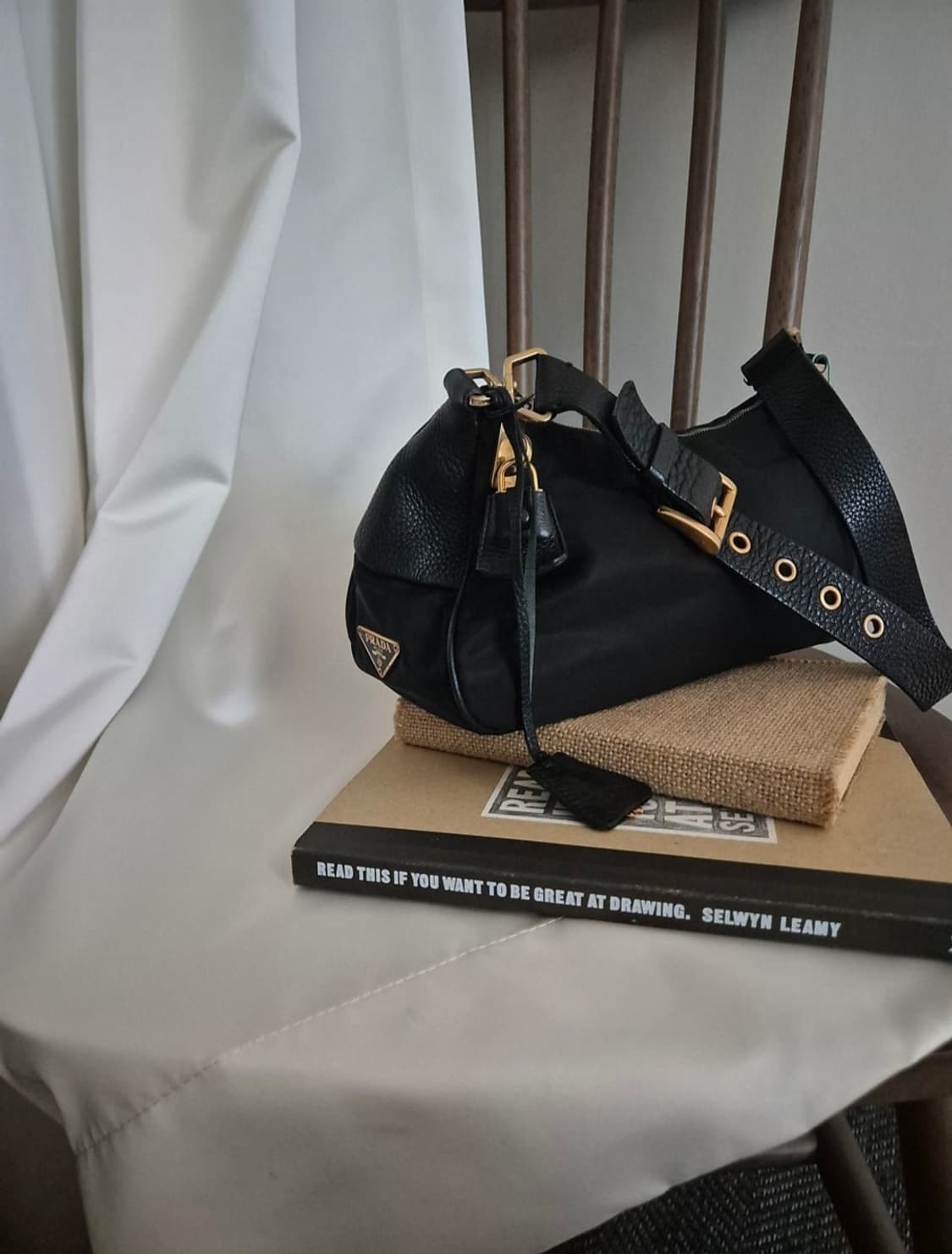 프라다 삼각로고 숄더백 상품이미지2