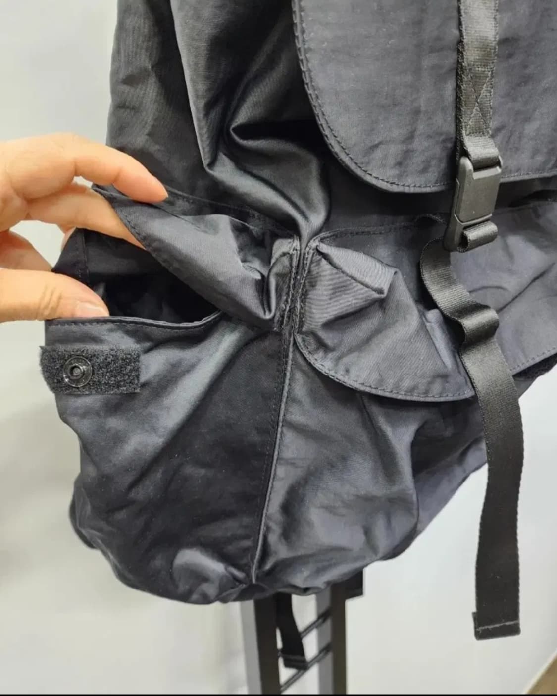 KANETE 검정색  백팩L사이즈 상품이미지3