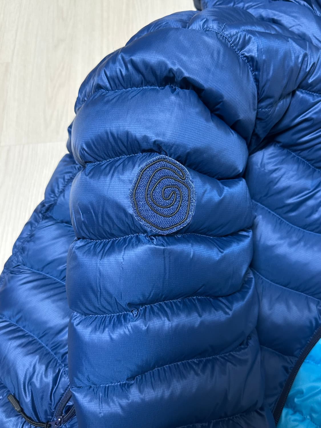 [S] 오스트리야 24fw 토피드 후디드 구스다운 자켓 상품이미지4