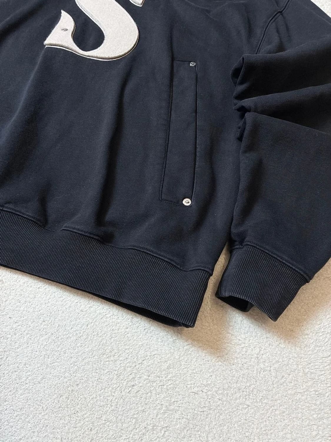 세터 SATUR 23ss 리벳 아플리케 포켓 후드티 PN7368 상품이미지4