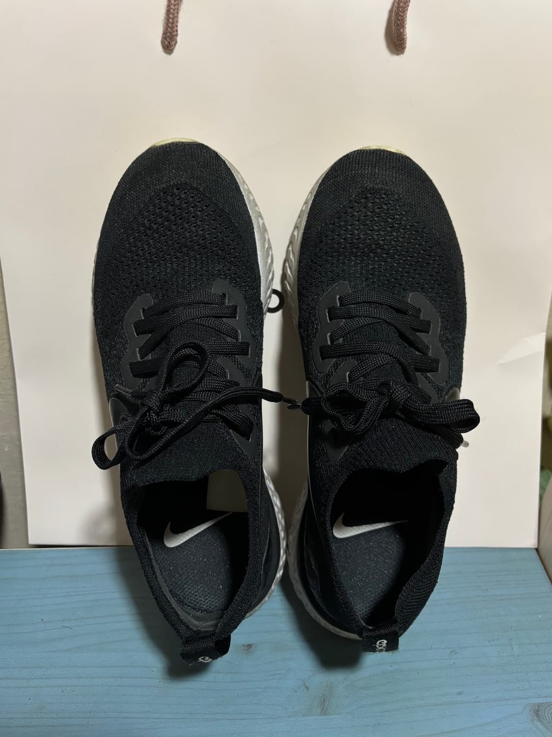 나이키 에픽 리액트 플라이니트 블랙 화이트 운동화 245사이즈 상품이미지2