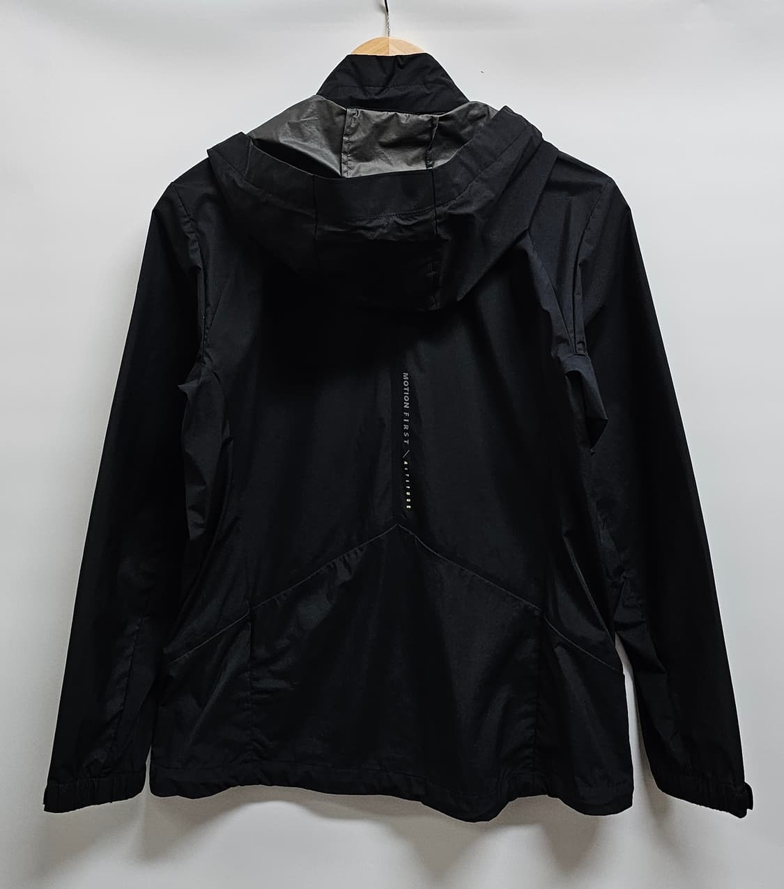 아이더 여성 고어텍스 바람막이 L 상품이미지2