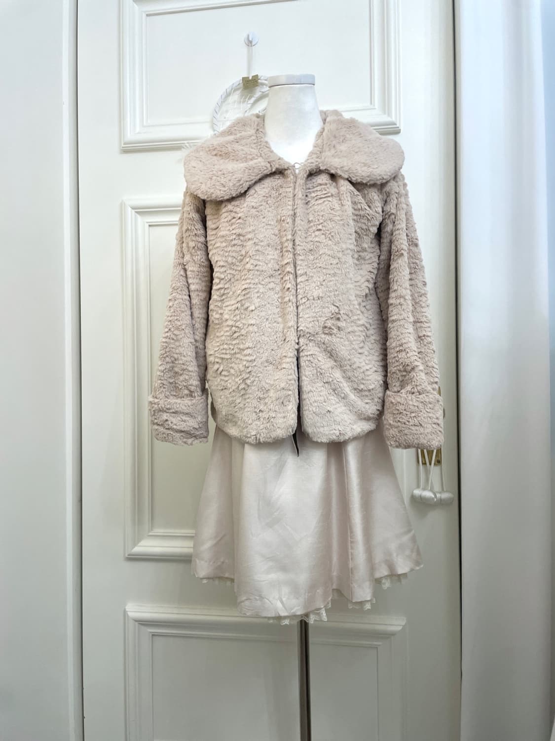 BARBIE beige big collar 3hook fur jacket 상품이미지2