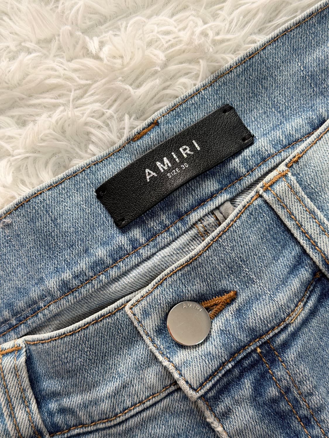 아미리(AMIRI) 디스트로이드 슬림핏 데님 팬츠 상품이미지4