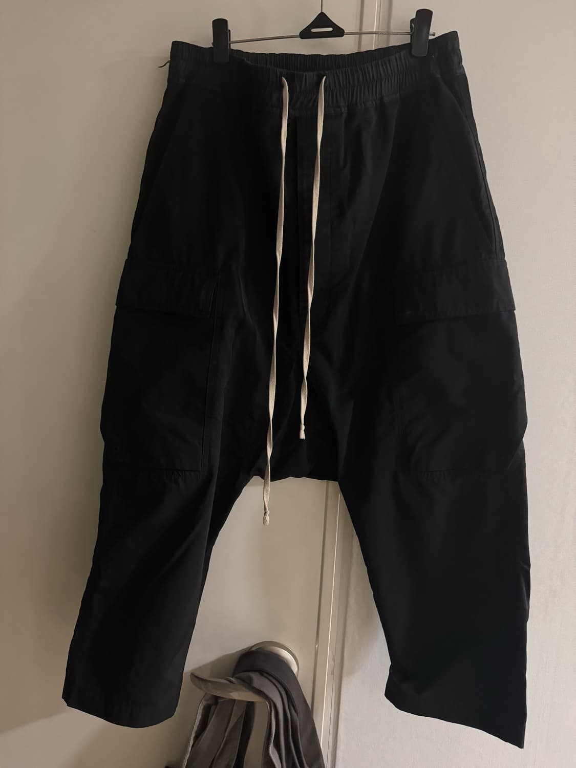 릭오웬스 드로우스트링 카고 크롭팬츠 48 상품이미지1