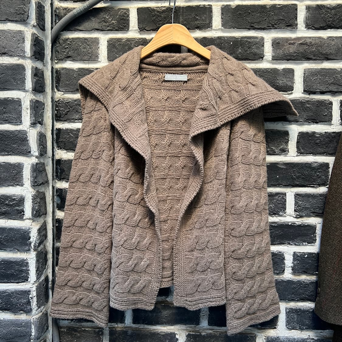 캐시미어 세일러카라 케이블 니트 가디건 상품이미지1