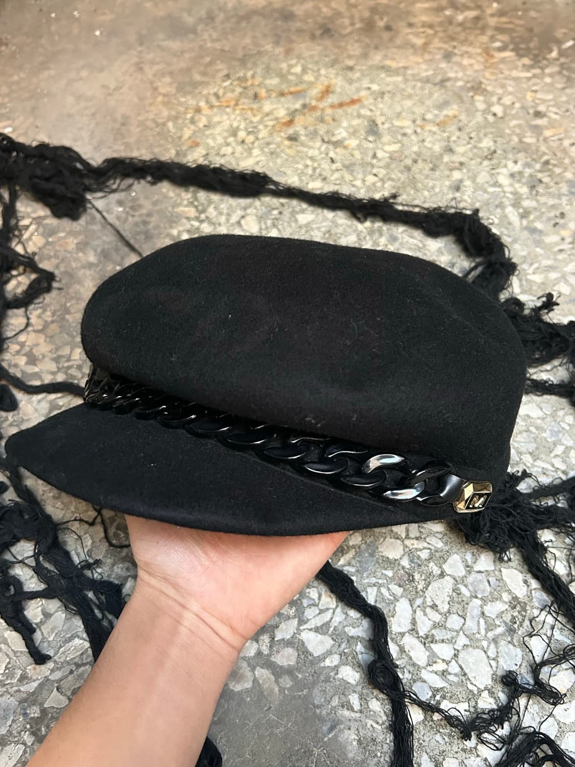 2000s Japanese black chain hat 상품이미지1