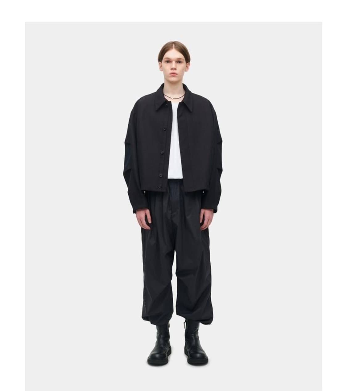 쿠어 플리츠드 울 트윌 크롭 자켓 블랙 상품이미지1