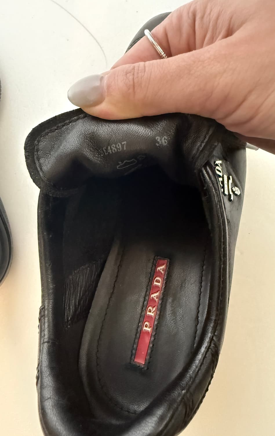 프라다(PRADA) 레더 스니커즈 블랙 36 (225~230 추천) 상품이미지9