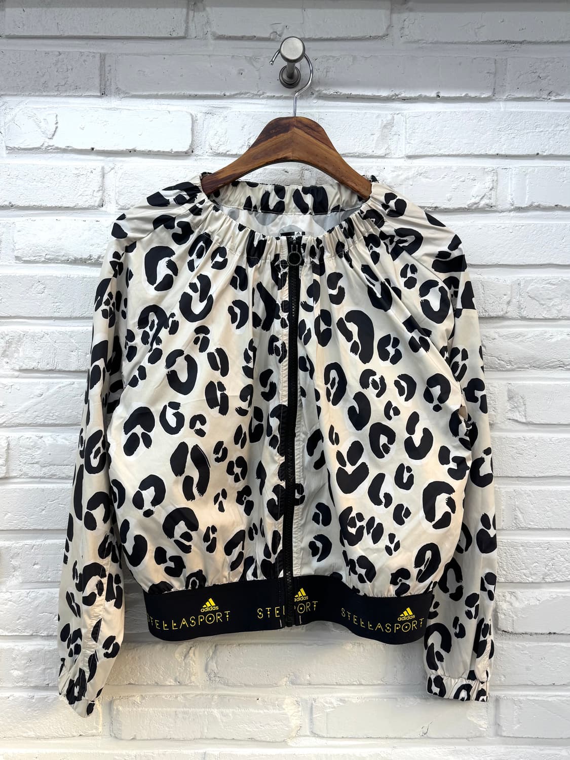 아디다스 스텔라스포츠 호피 바람막이 상품이미지1