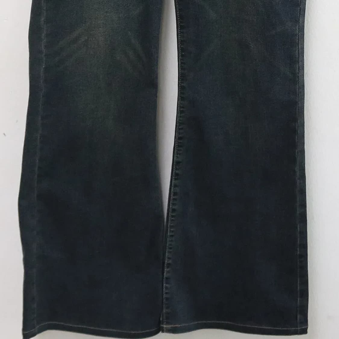 뒷 포켓 자수 포인트 부츠컷 데님 팬츠 62378 상품이미지4