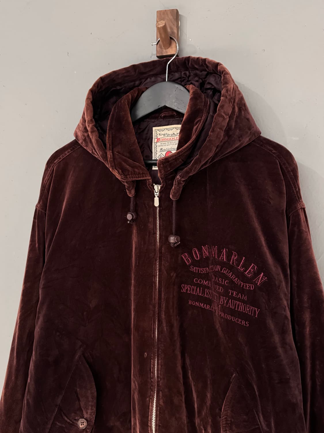 Bonmarlen 레터링 벨벳 후드 집업 자켓  상품이미지2
