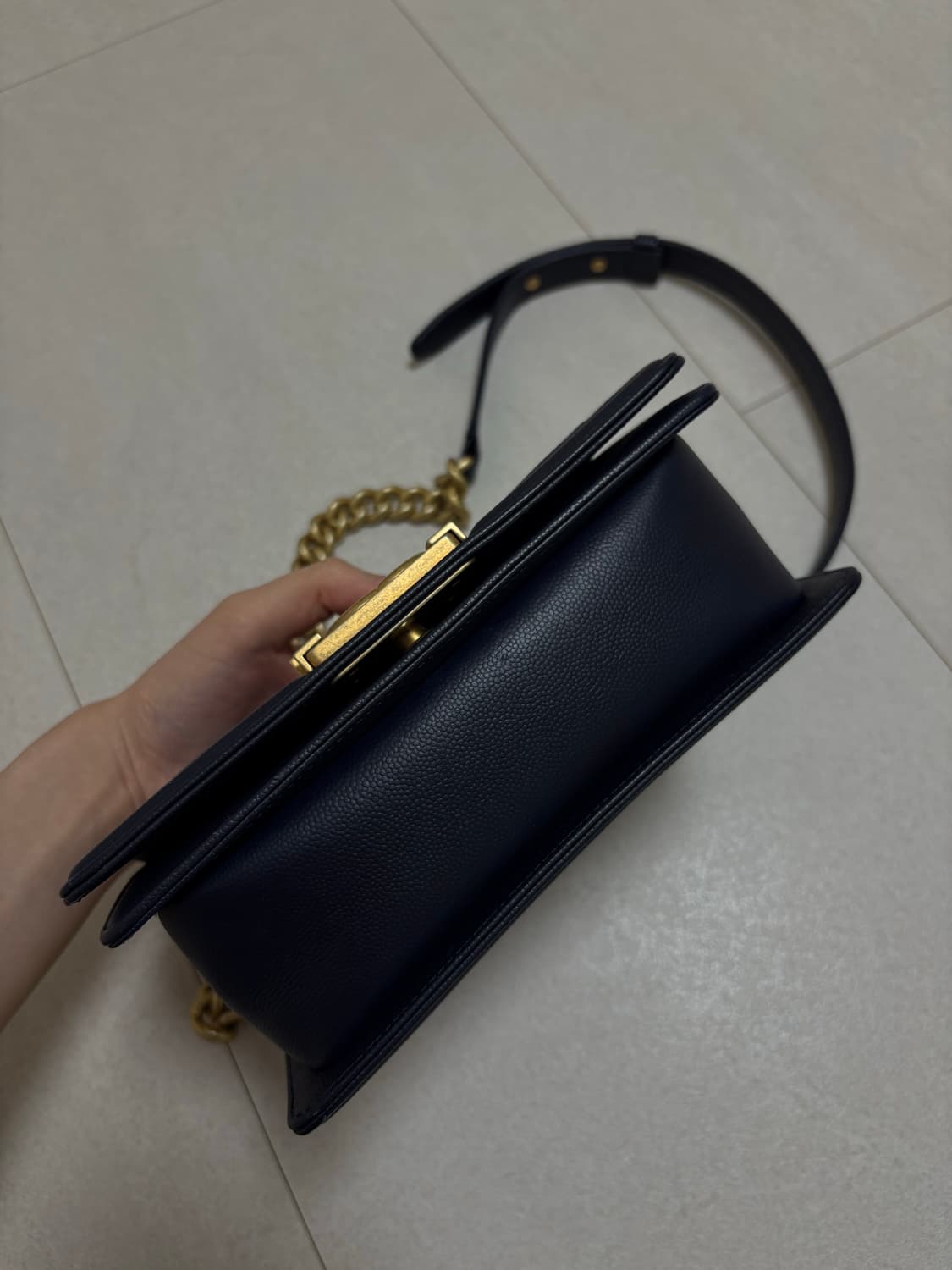 샤넬 보이백 스몰 빈티지골드 네이비 상품이미지6