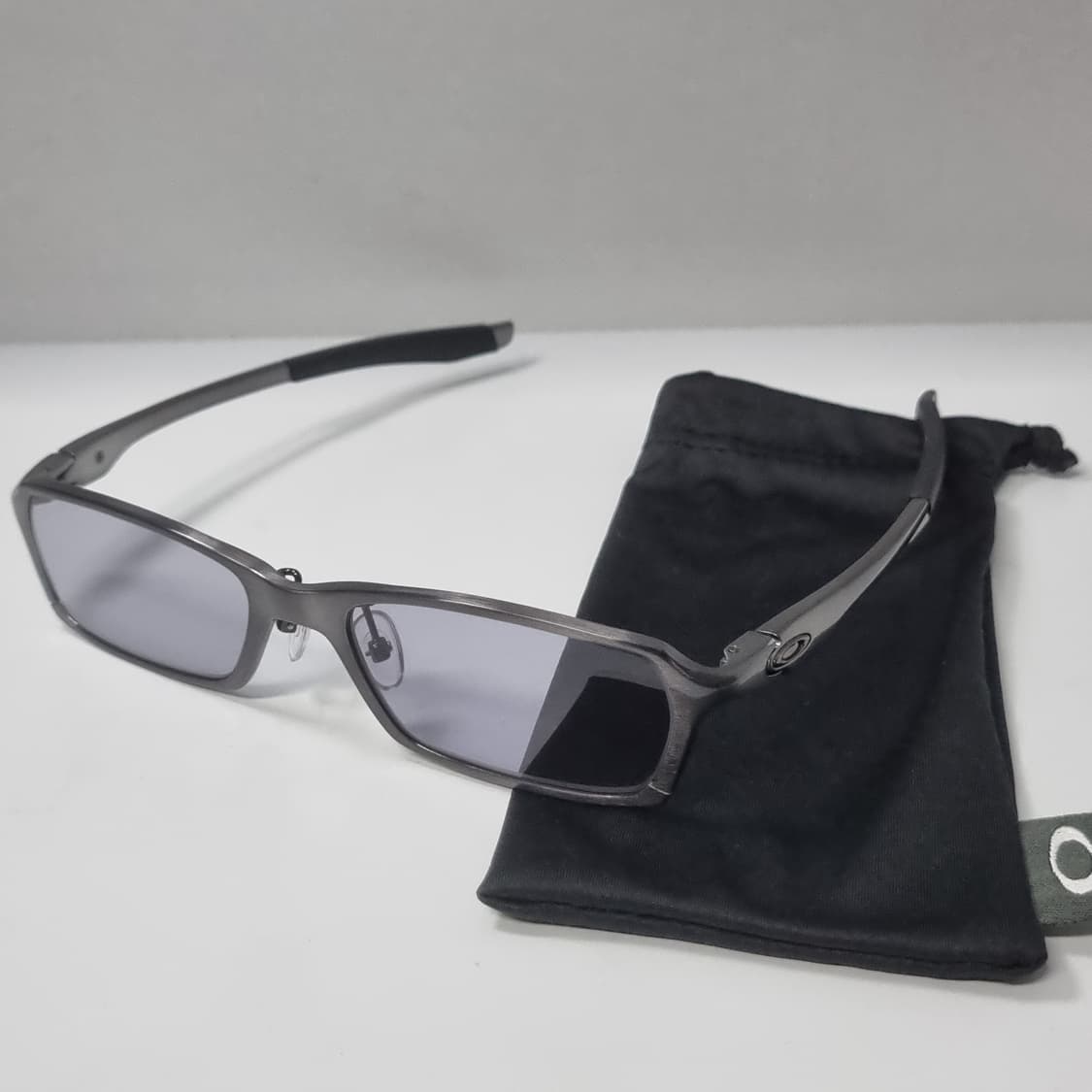 오클리 콘크리트 2.1 브러시드그레이 상품이미지1