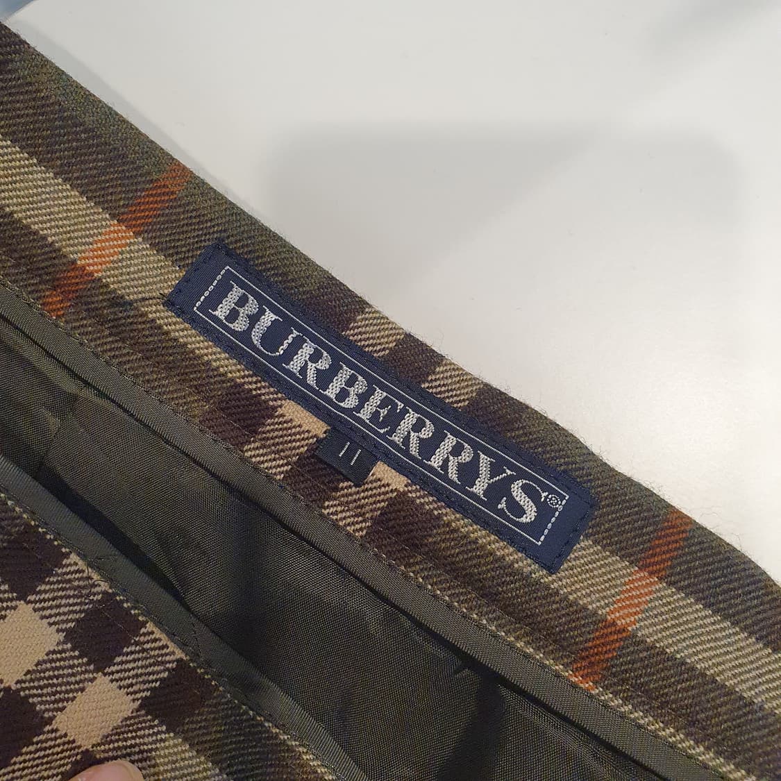 BURBERRYS 카키 그린 울 스커트 상품이미지3