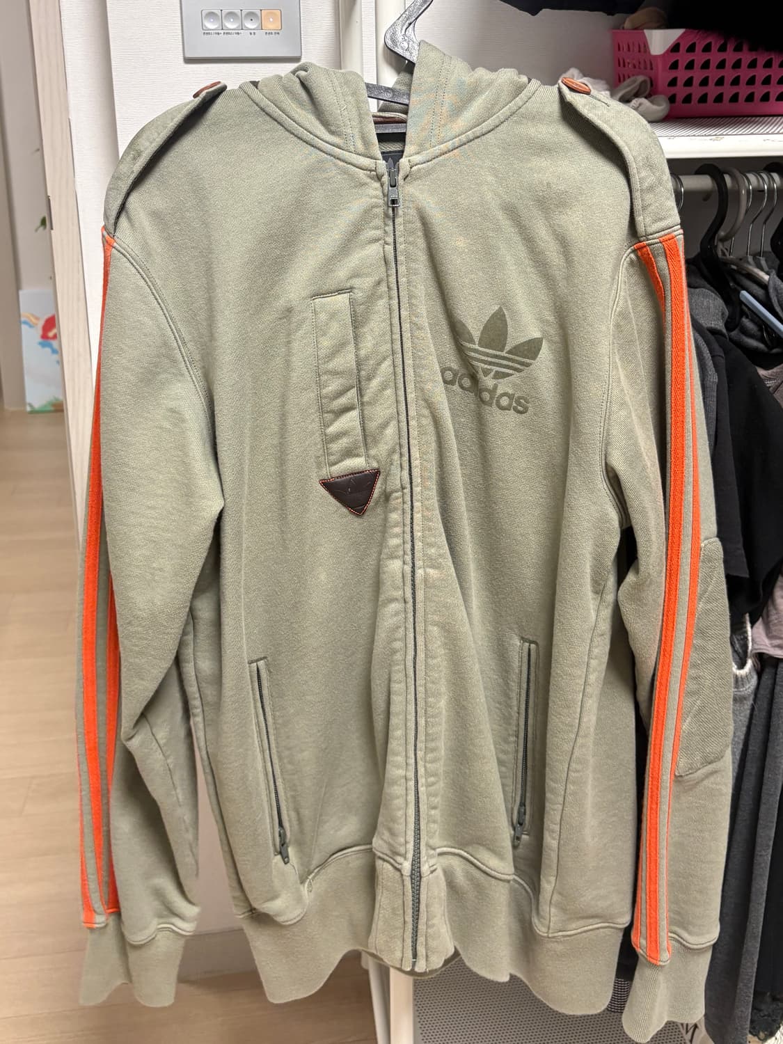 아디다스 샘플 카키 후드집업 상품이미지2