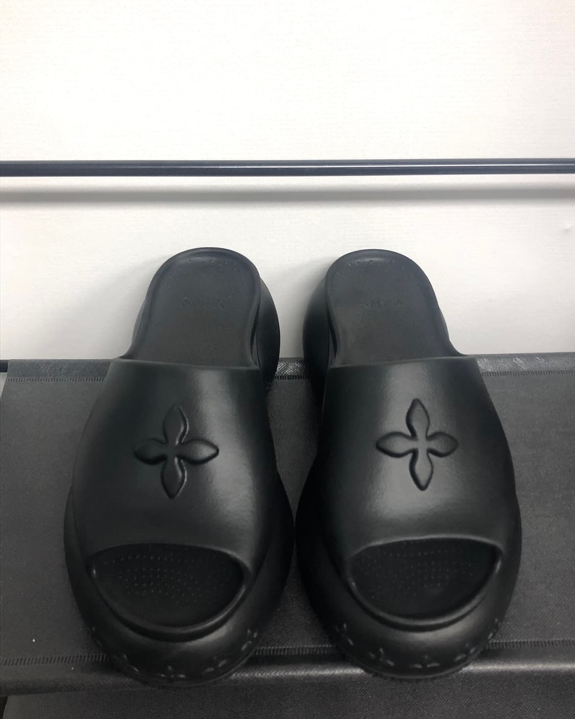 [39] SMFK compass wave 플랫폼 범퍼 샌들 블랙 상품이미지6