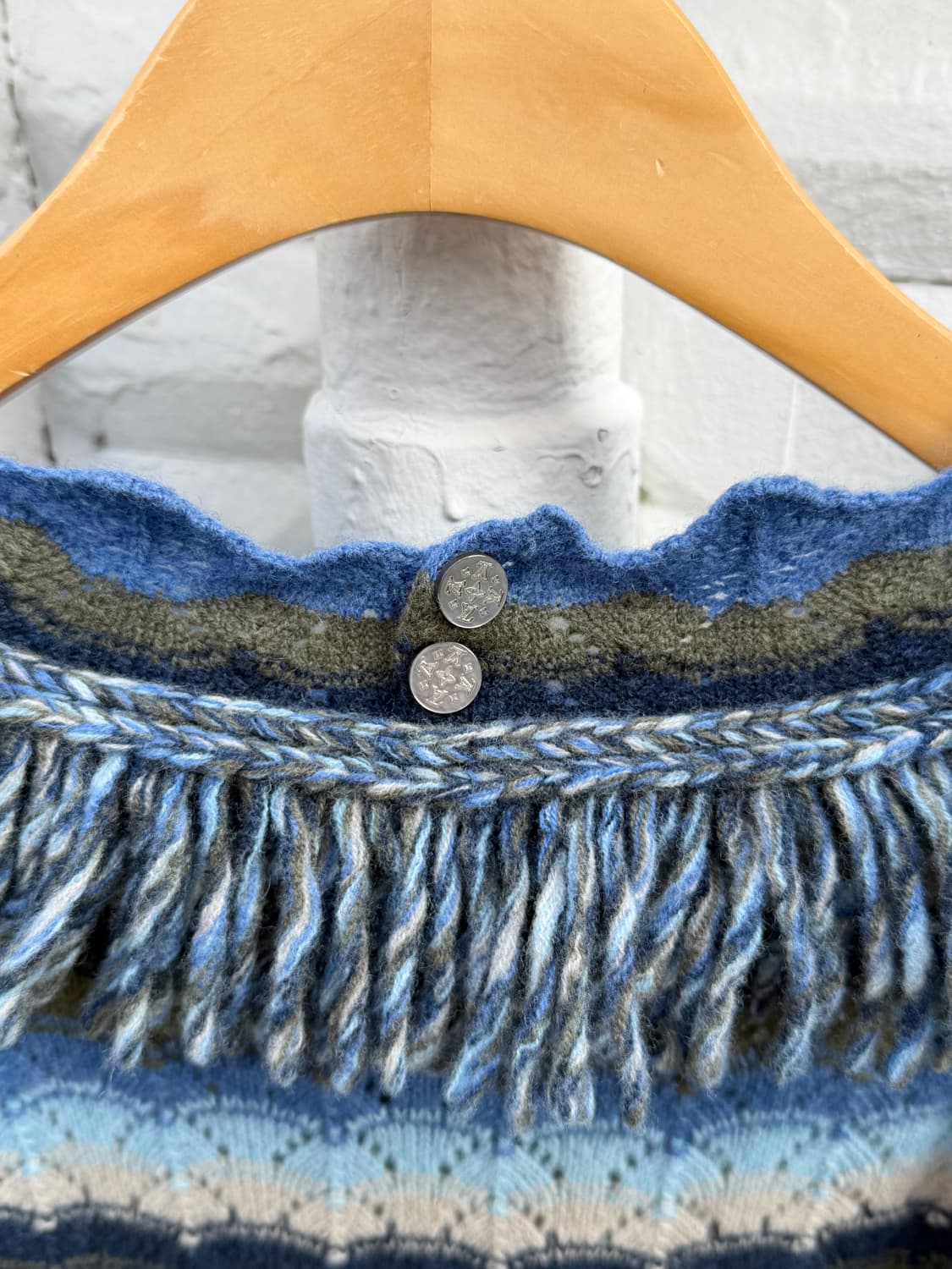 루이비통 블루 스트라이프패턴 테슬 디테일 니트 상품이미지3