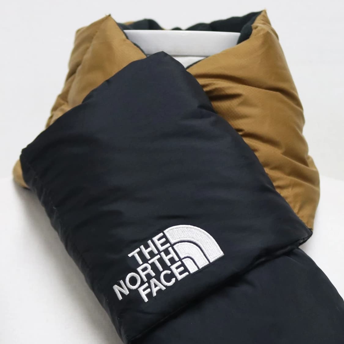 노스페이스 투톤 다운 머플러 63367 상품이미지2