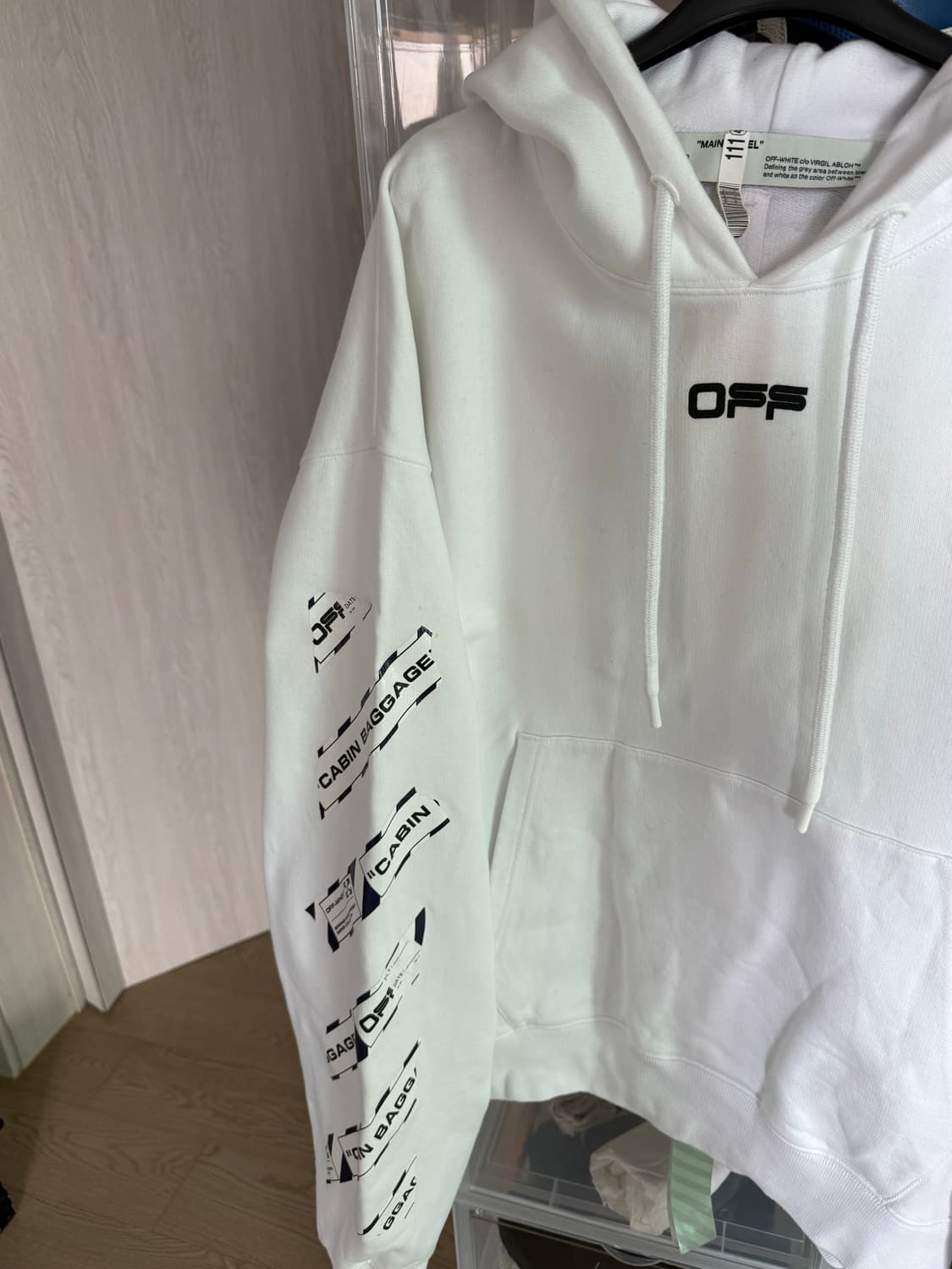 오프화이트 후드. 택제거 안함. L사이즈 실착 3회 미만 상품이미지4
