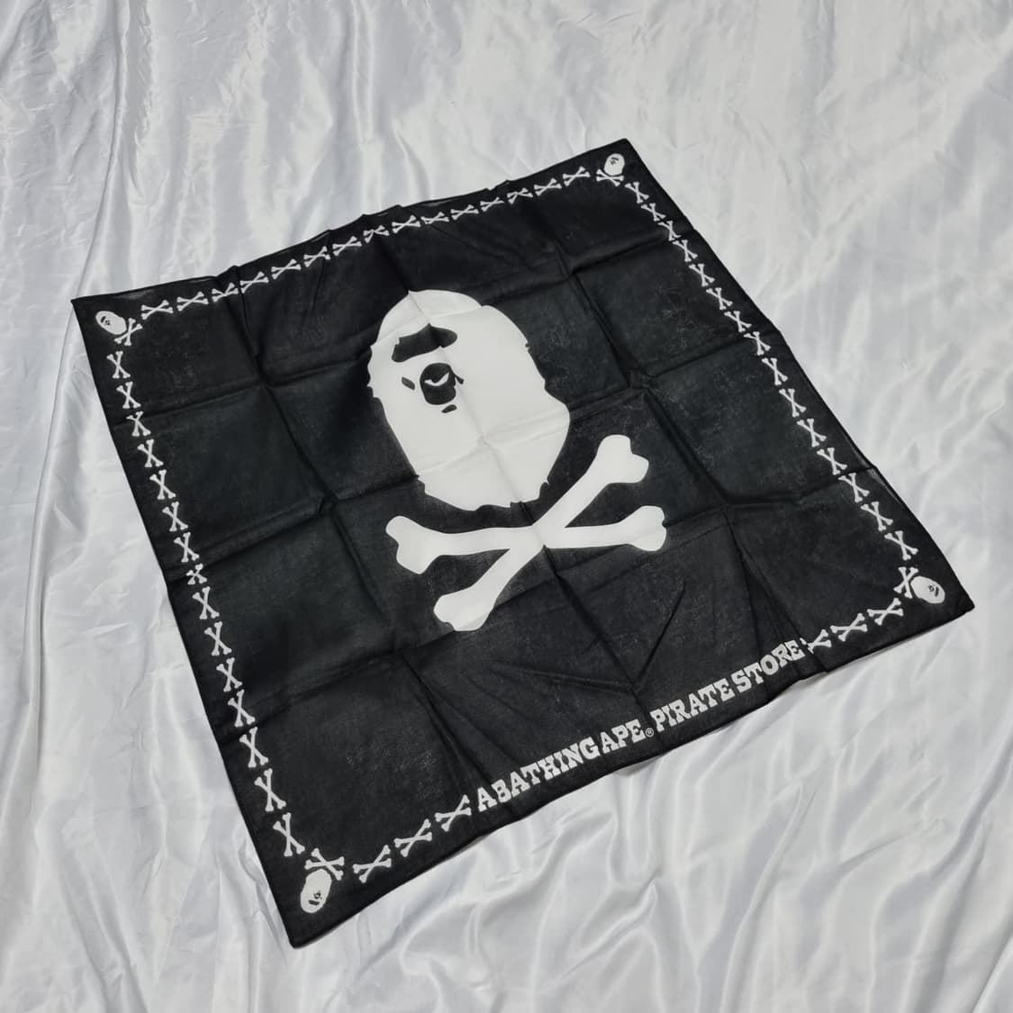 Bape 베이프 PIRATE STORE 빅사루 반다나 상품이미지2