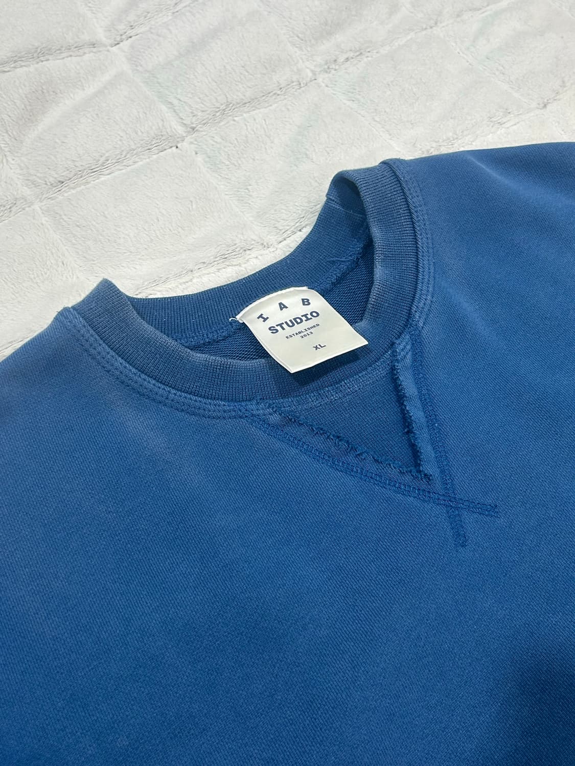 아이앱 스튜디오 헤비 숏슬리브 스웨트셔츠 네이비 - 23FW(정품)  상품이미지2