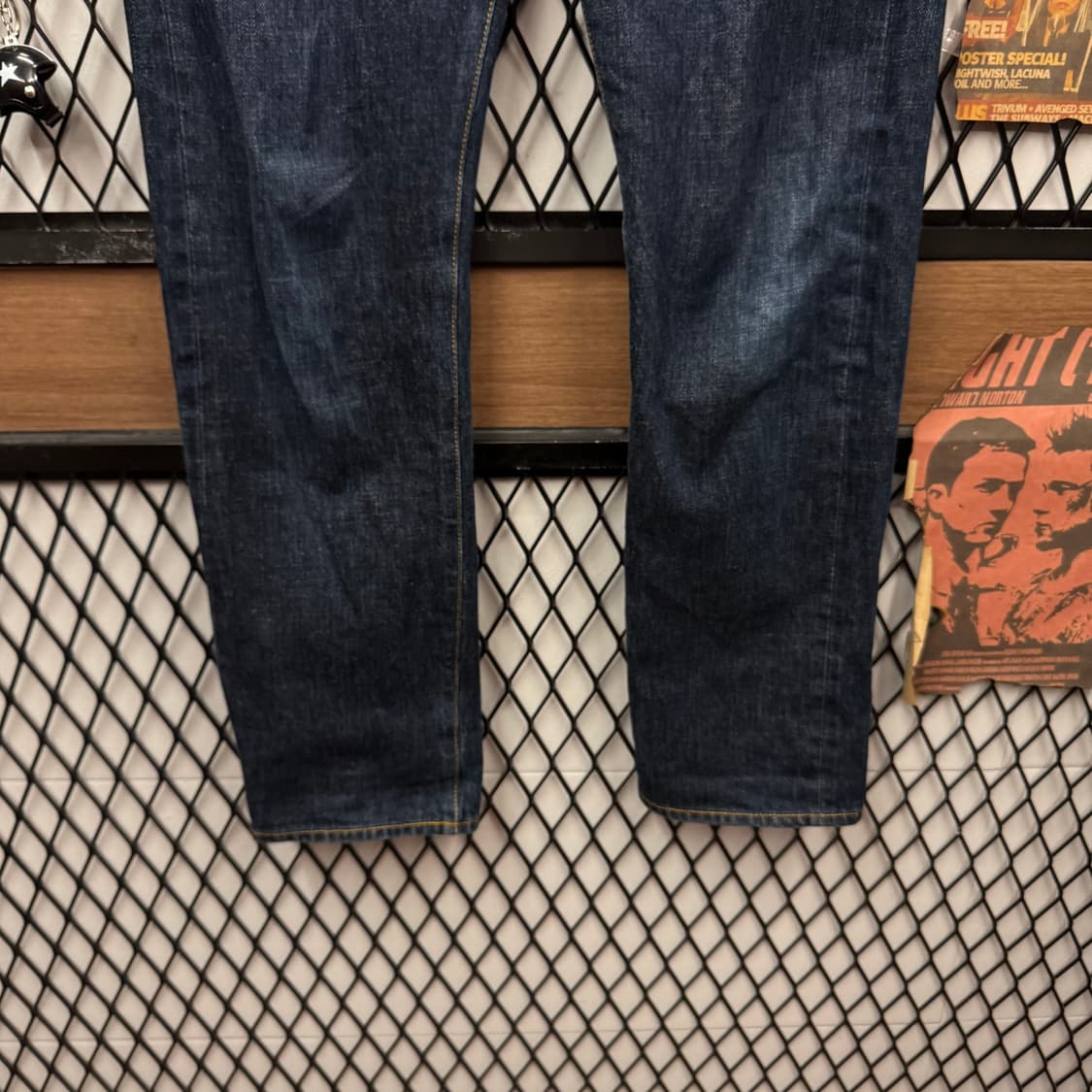 슈프림 리지드 슬림 셀비지 데님 팬츠 후면 패치 로고 포인트 상품이미지4