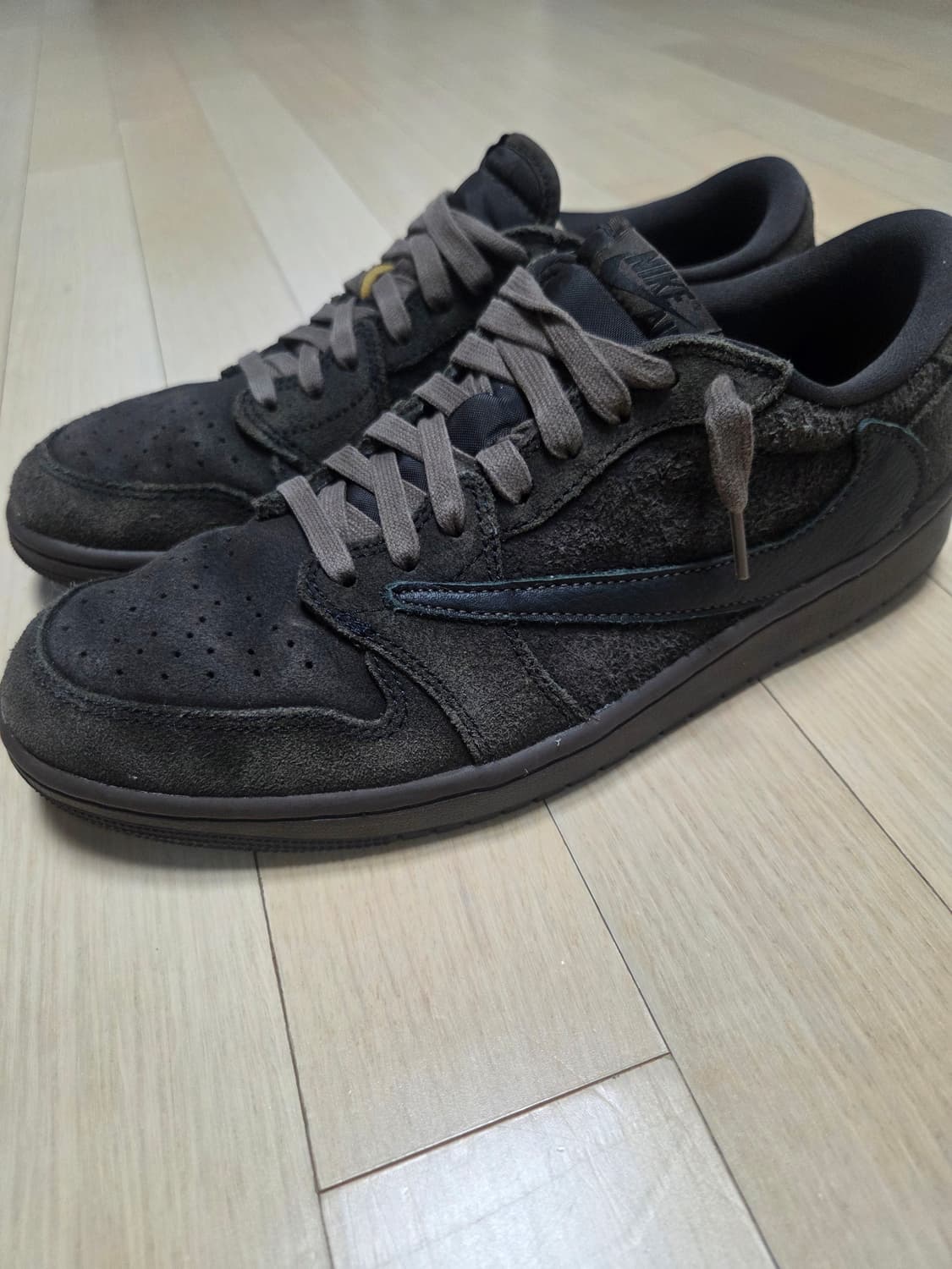 [275] 나이키 조던 1 트래비스 스캇 벨벳 브라운 상품이미지2