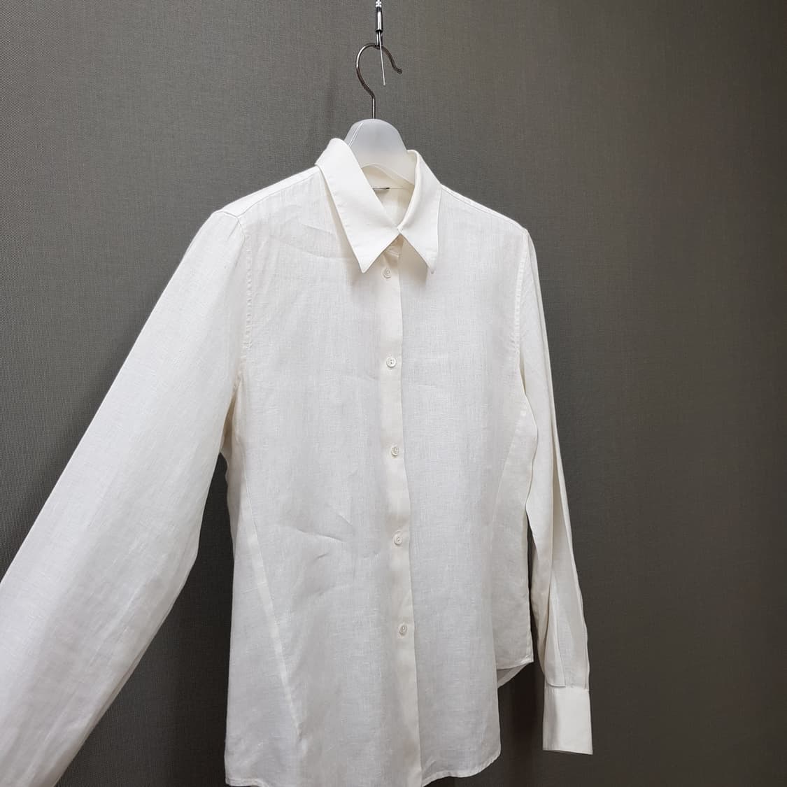 Loro Piana 로로피아나  린넨 클래식 화이트 셔츠 IT 44사이즈 상품이미지3