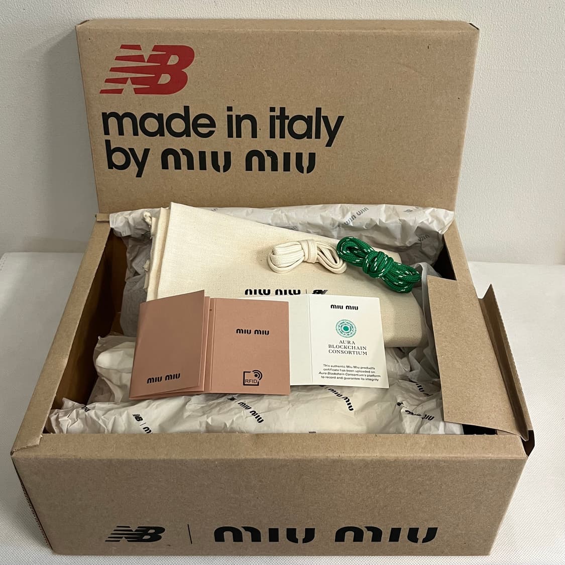 [37.5]미우미우 x 뉴발란스 26ss 스니커즈/에크루 상품이미지6
