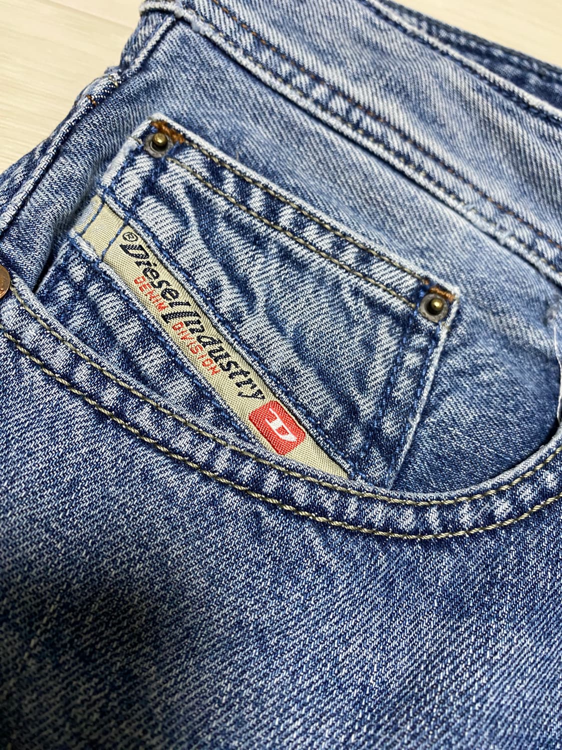 디젤 아카이브 디스트로이드 데님 진 상품이미지3